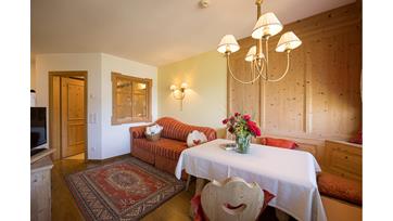 finkennest-zimmer-u-ku-chen-web-25-6-alfred-tschager-053-134