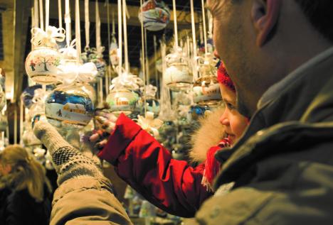 vater-und-kind-adventstand